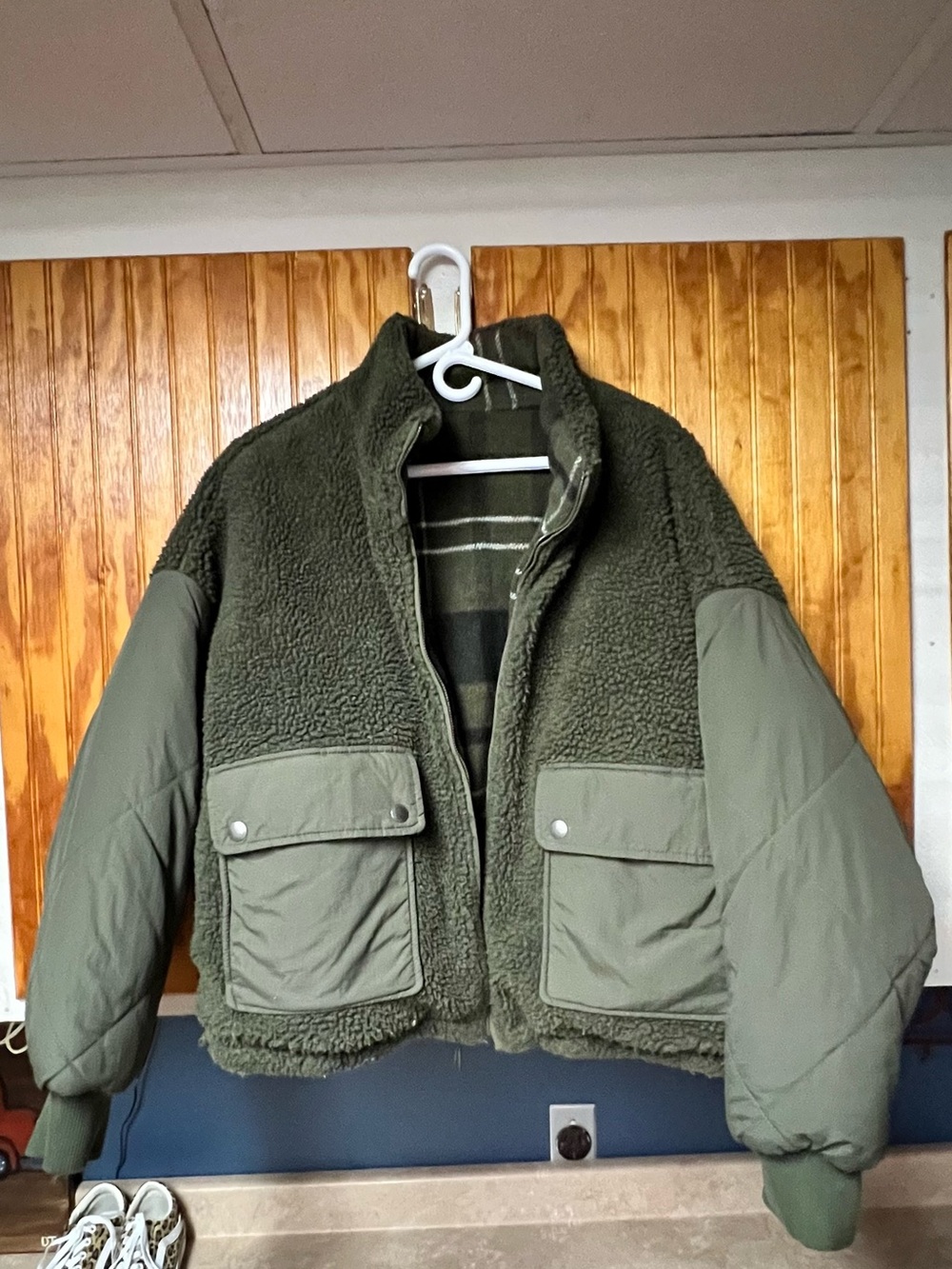 American Eagle Women's reversible Olive Green Sherpa Jacket size L